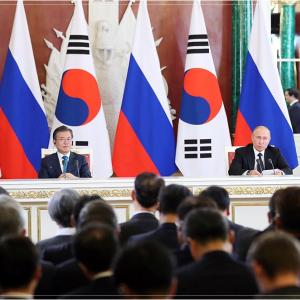 한국-러시아 12건의 MOU, 별도의 MOU 7건도 체결  2018-06-22 